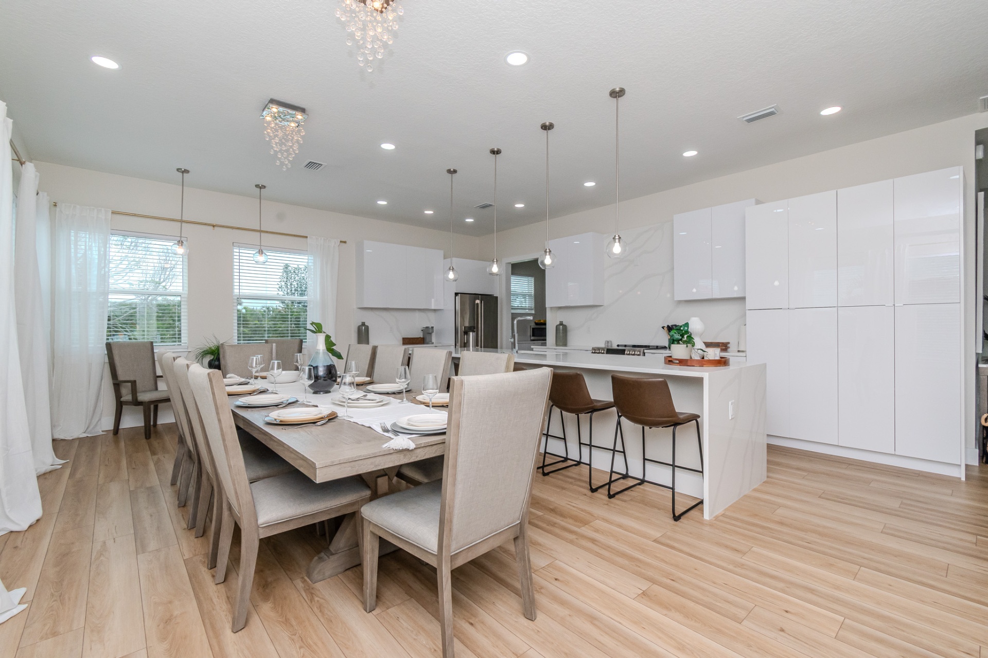 dining room — One Six Redington